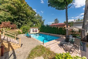 48 John Dexter Pl