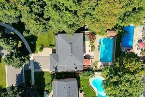 48 John Dexter Pl