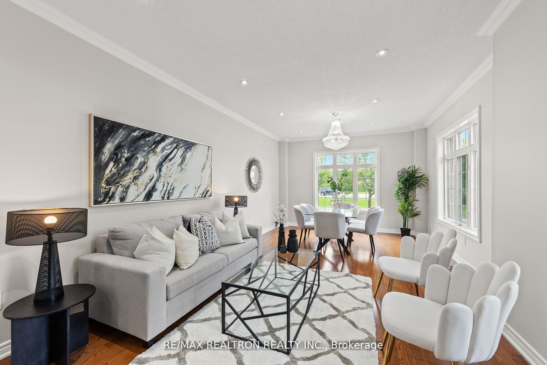 42 Reginald Lamb Cres