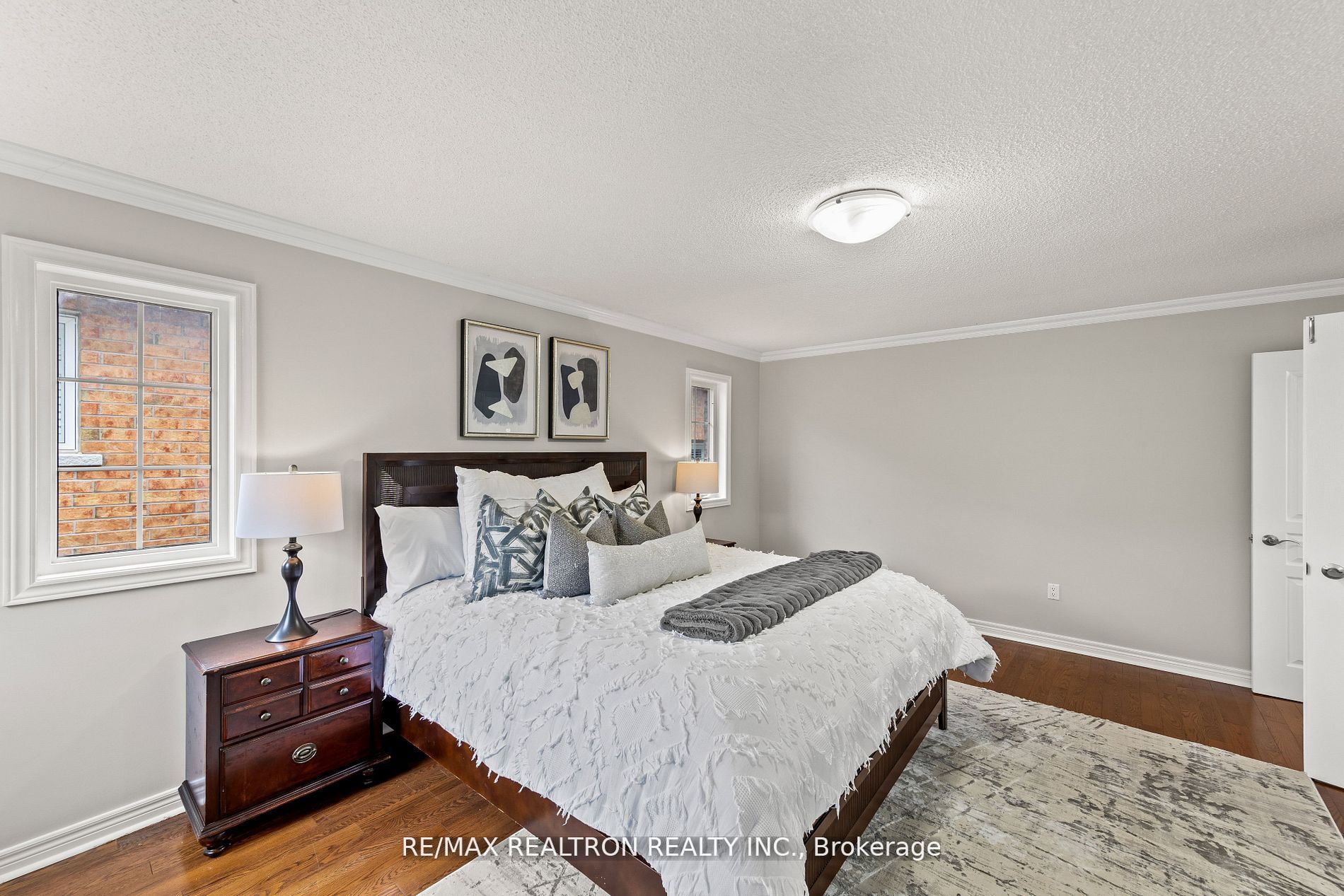 42 Reginald Lamb Cres
