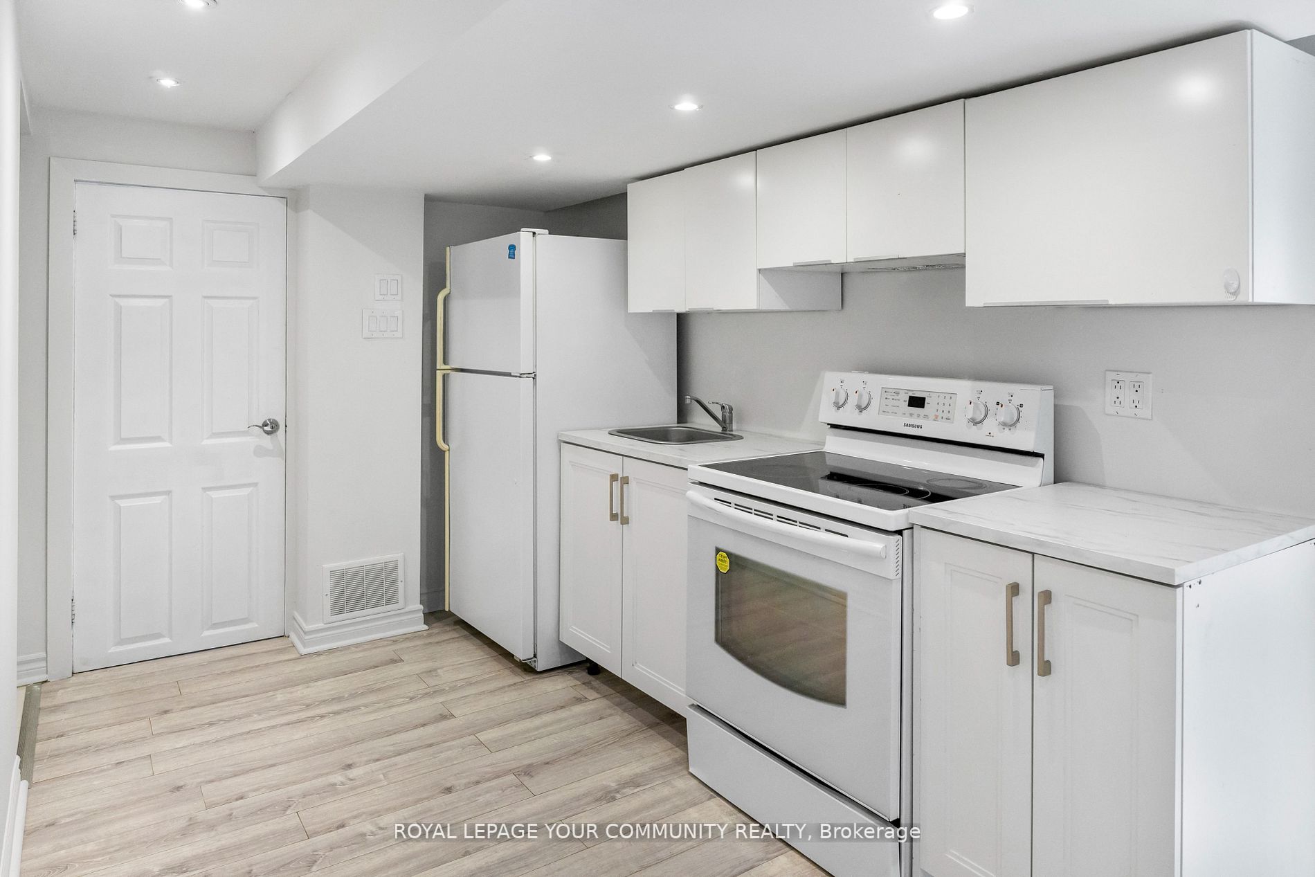 29 Starlight Crescent E