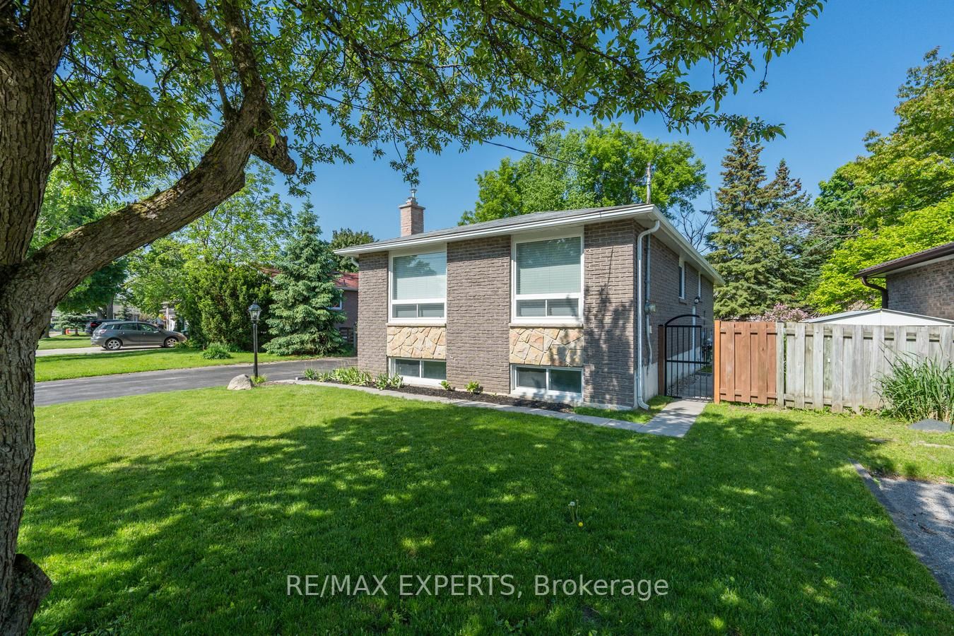 52 Townsend Ave, #Lower