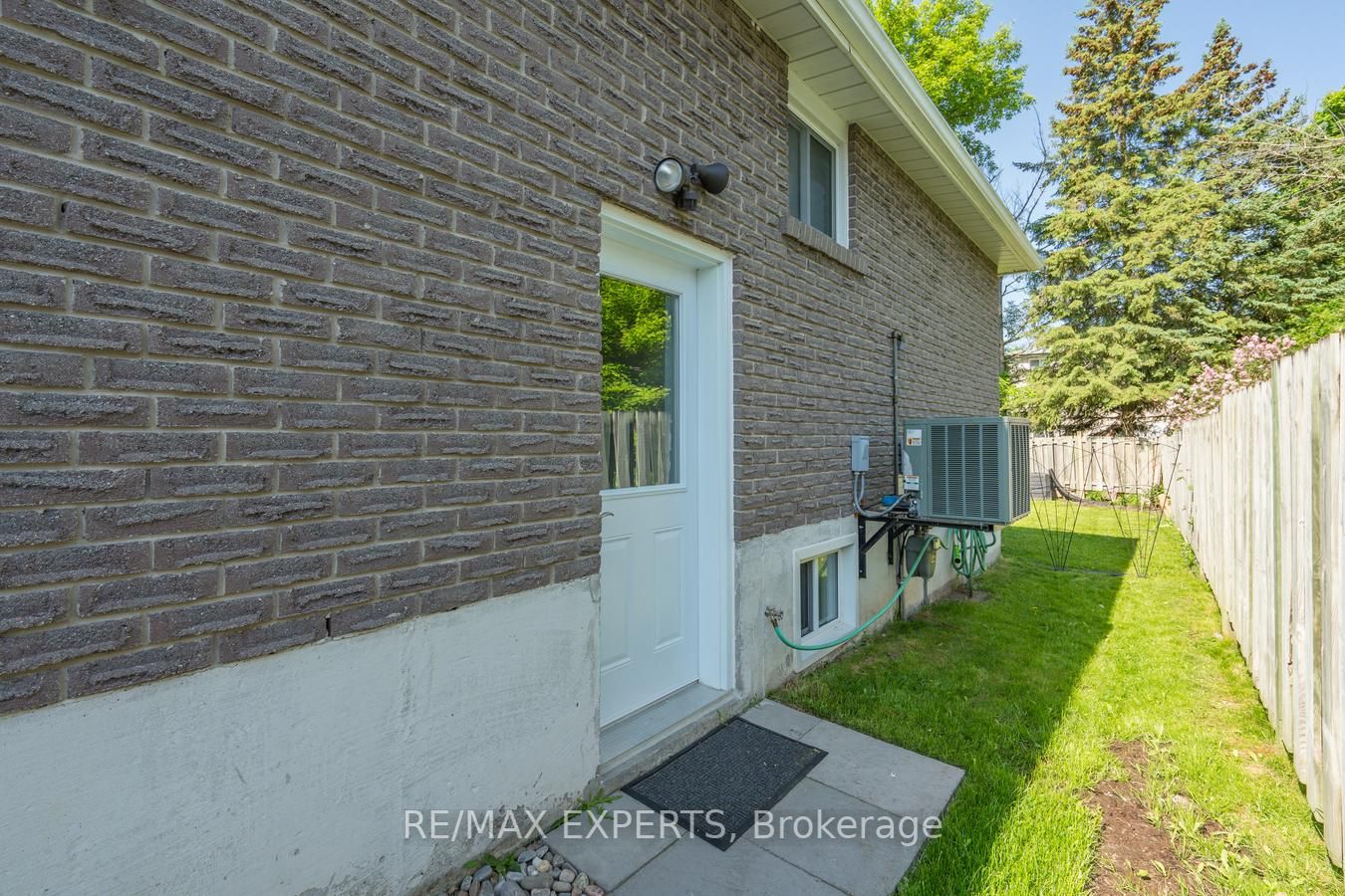 52 Townsend Ave, #Lower