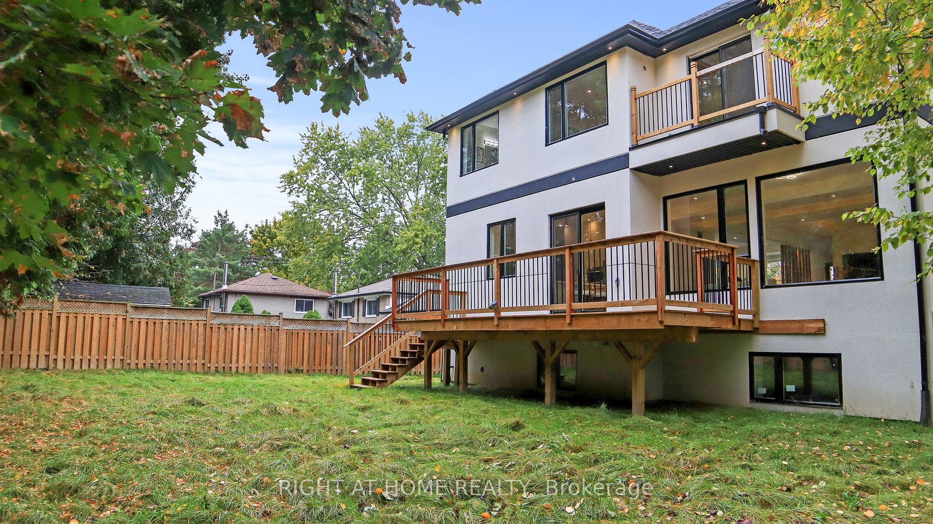69 Aurora Heights Dr S