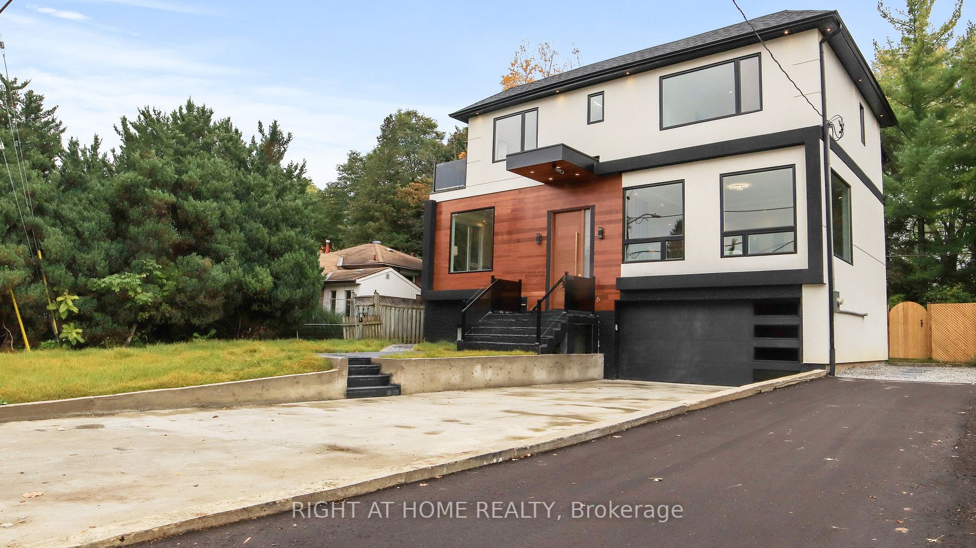 69 Aurora Heights Dr S