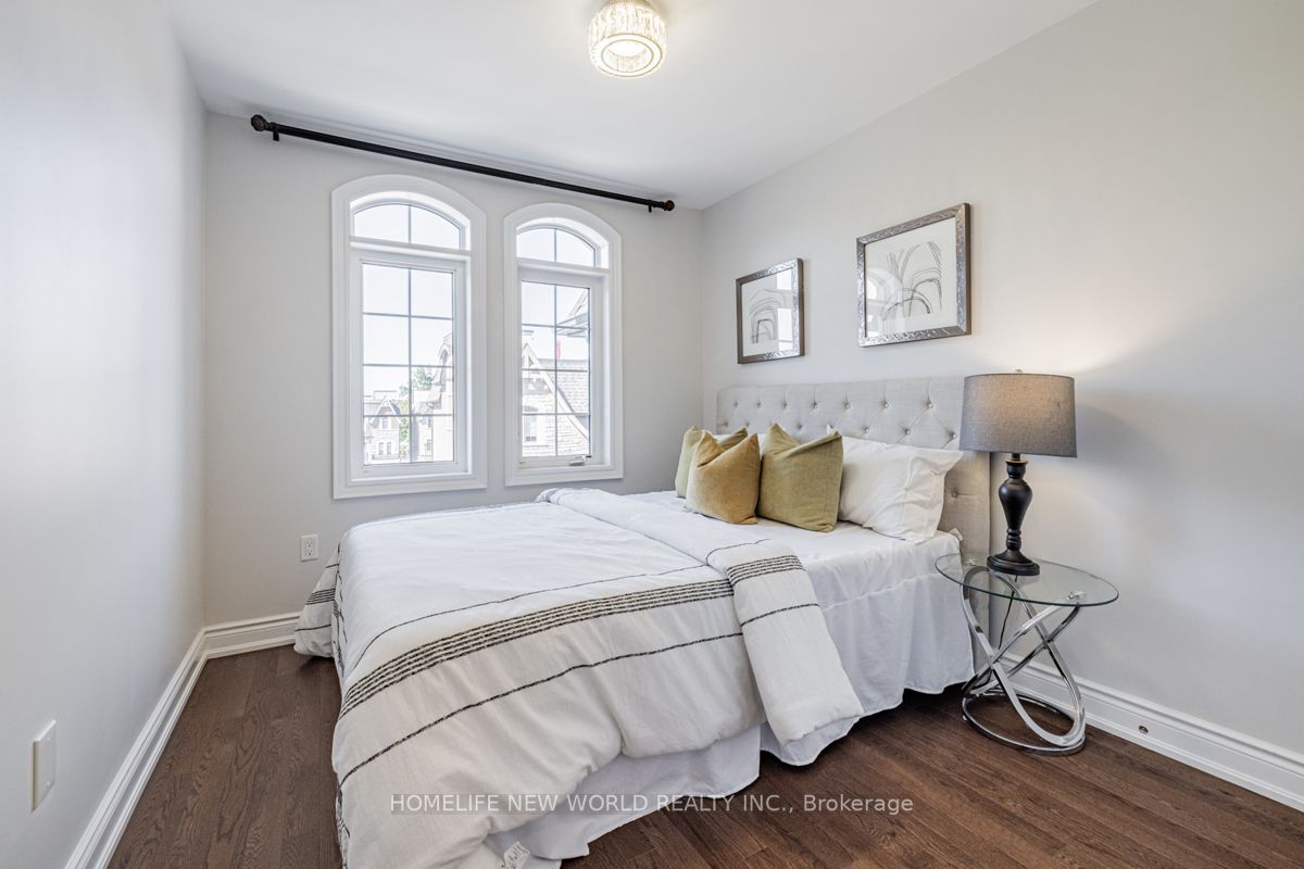 77 Glazebrook Dr