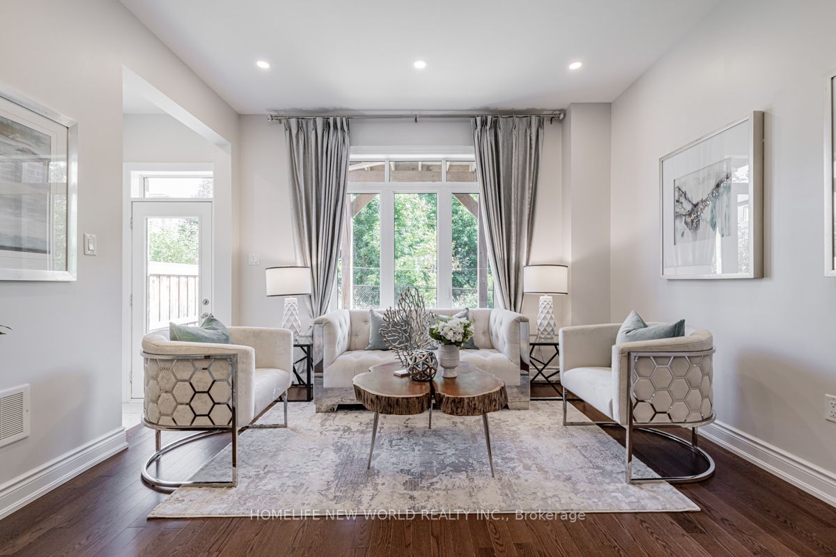 77 Glazebrook Dr