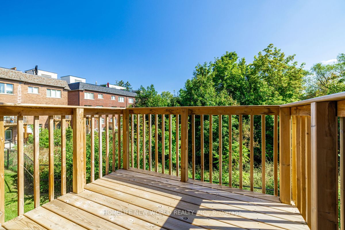 77 Glazebrook Dr