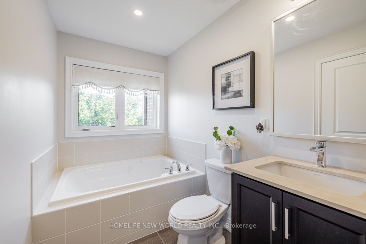 77 Glazebrook Dr