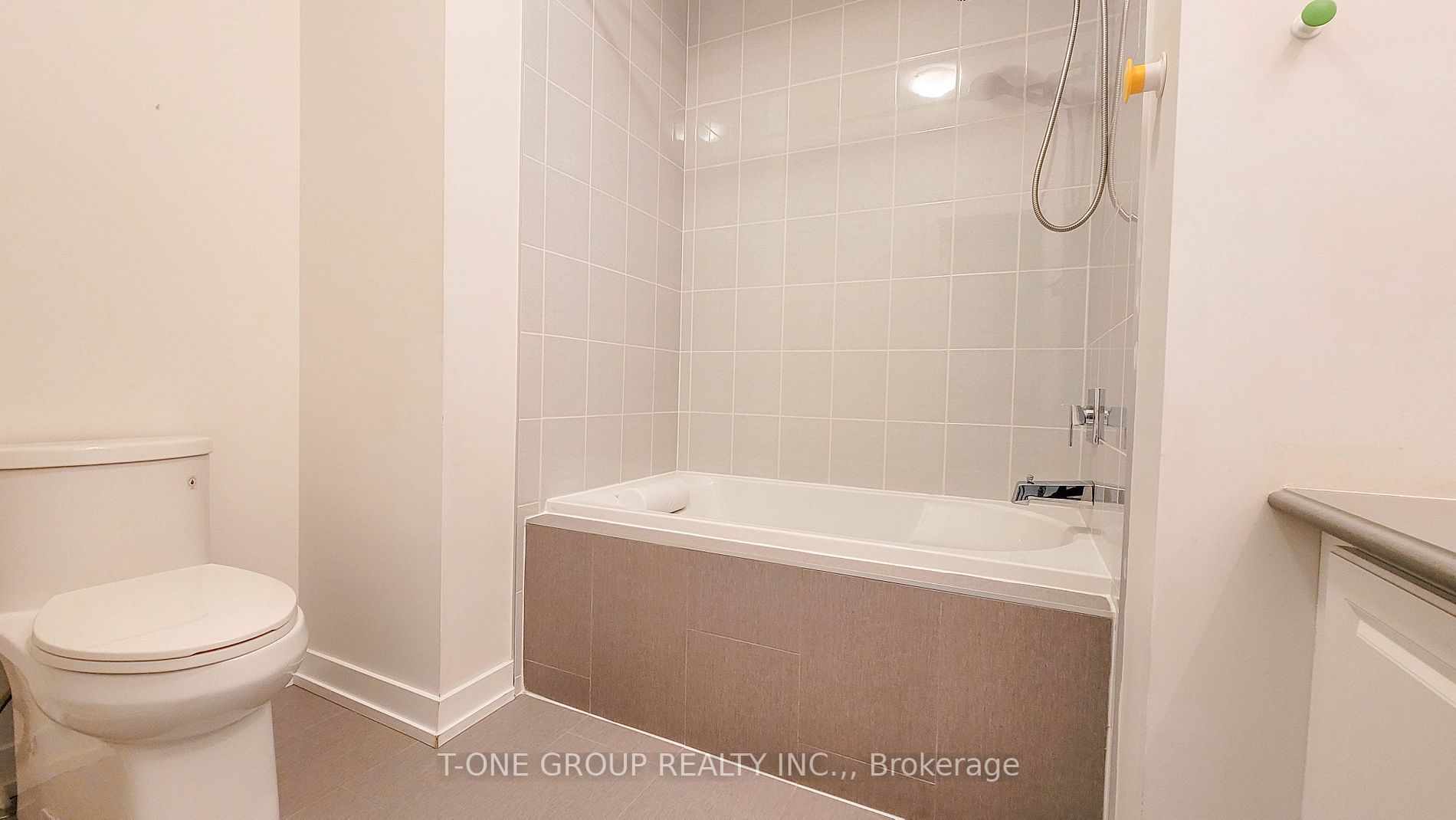 177 Salterton Circ
