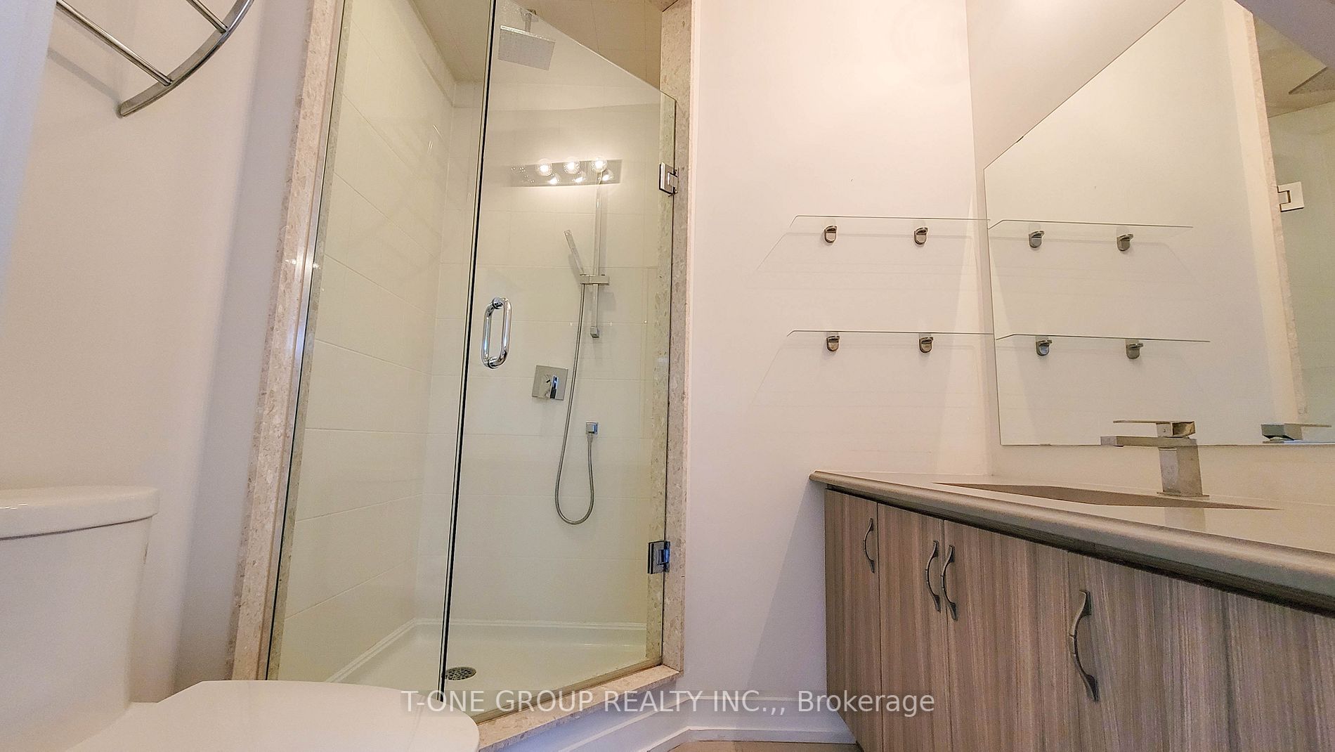 177 Salterton Circ