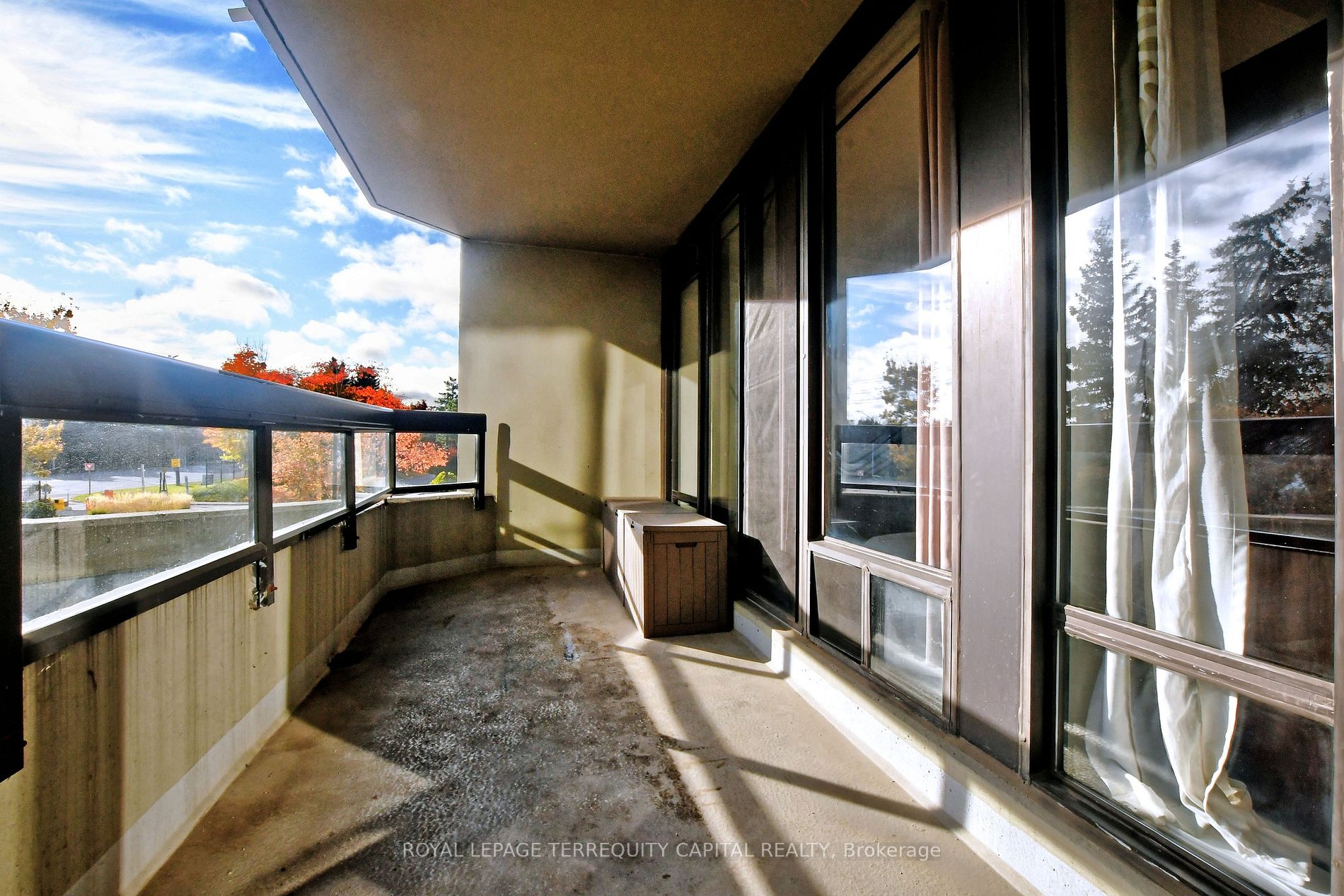 7460 Bathurst St, #208