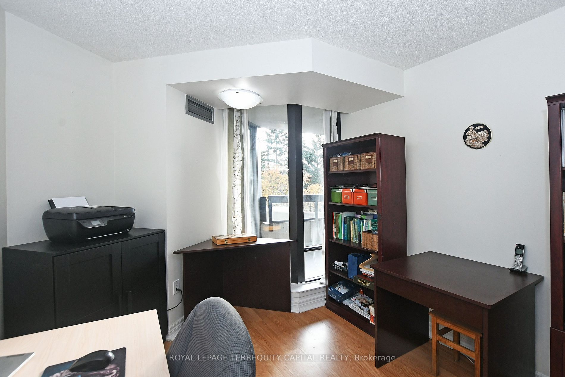 7460 Bathurst St, #208