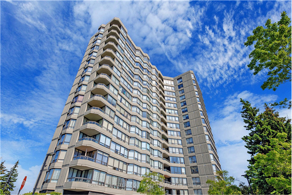 7460 Bathurst St, Vaughan