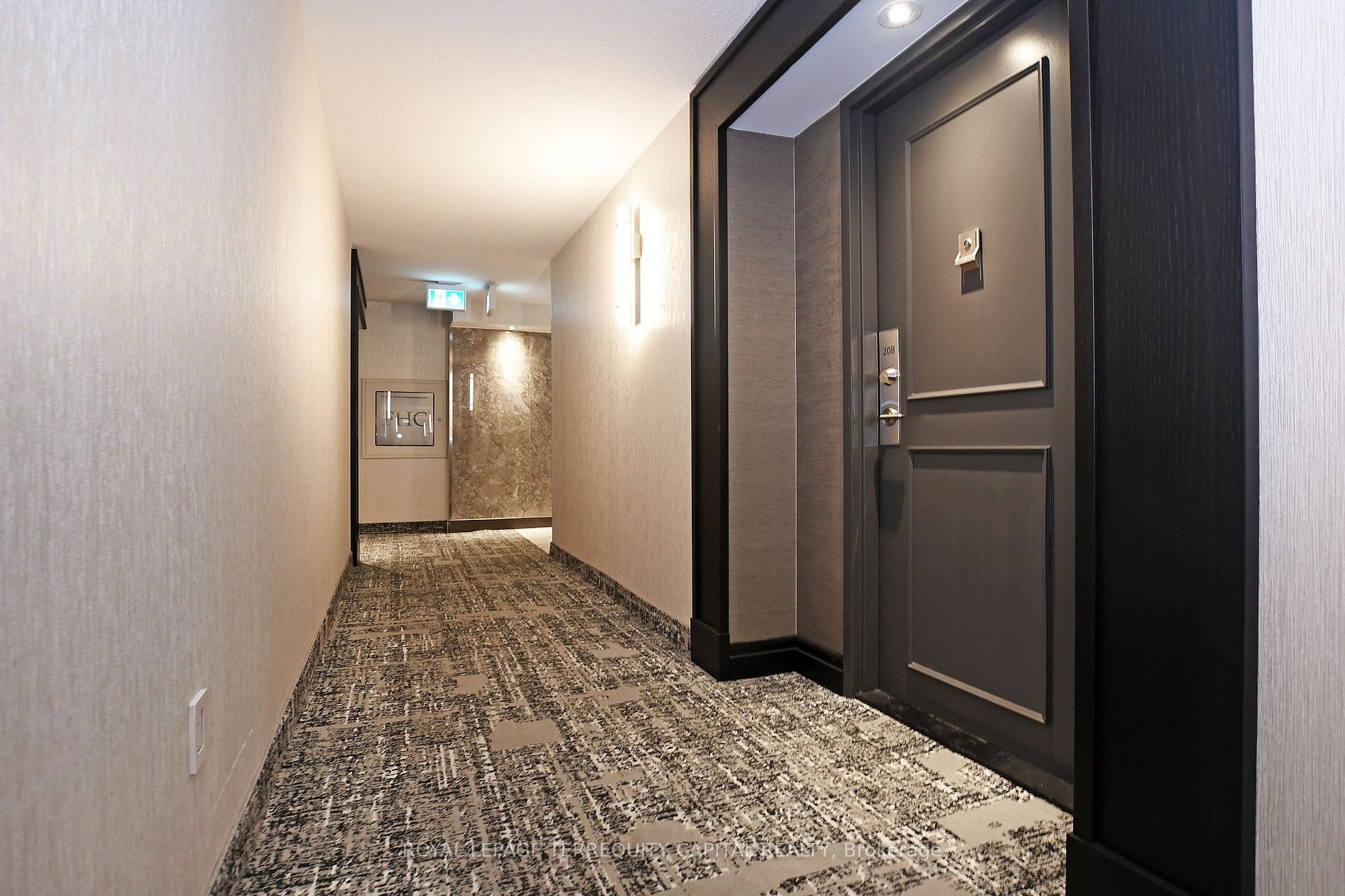 7460 Bathurst St, #208