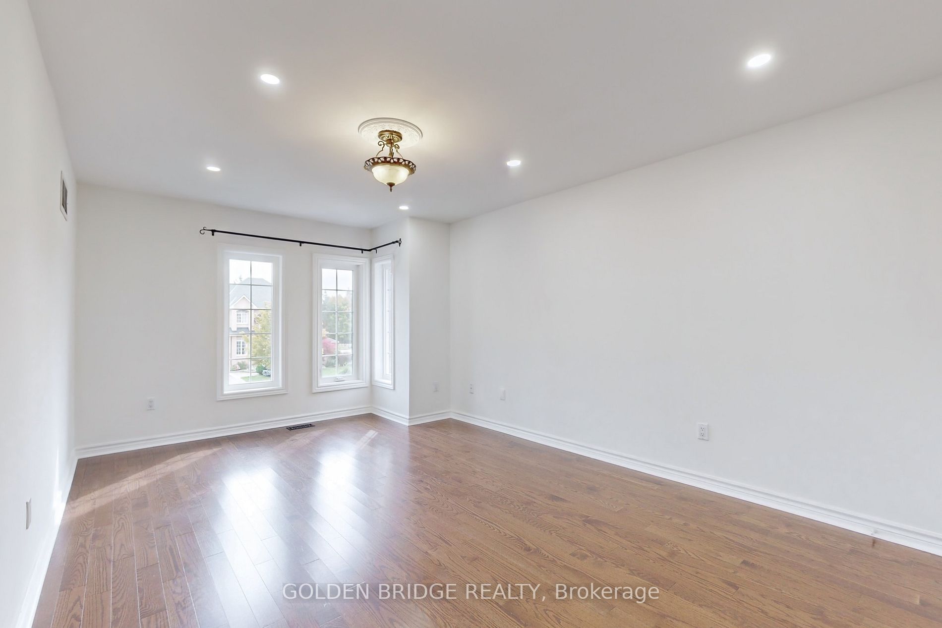 913 Ivsbridge Blvd