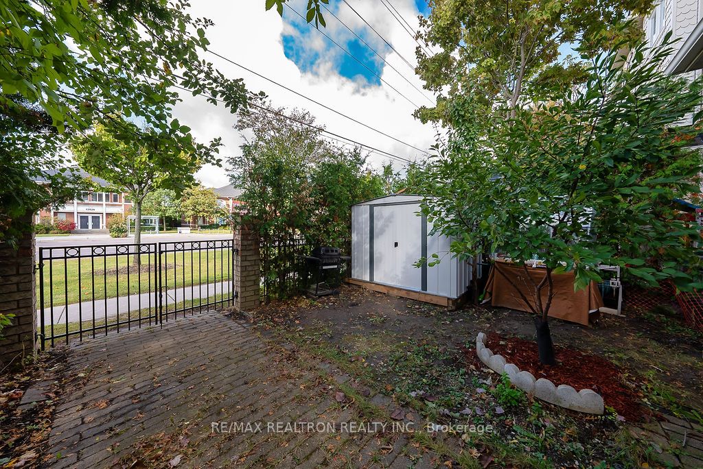 10 Old Colony Rd, #22