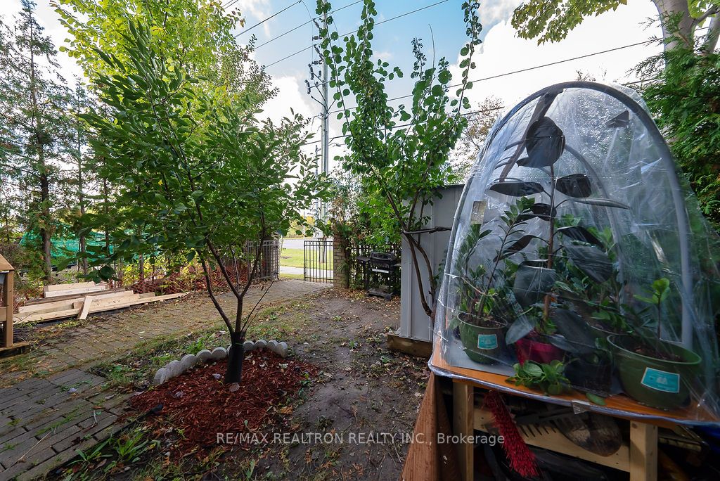 10 Old Colony Rd, #22