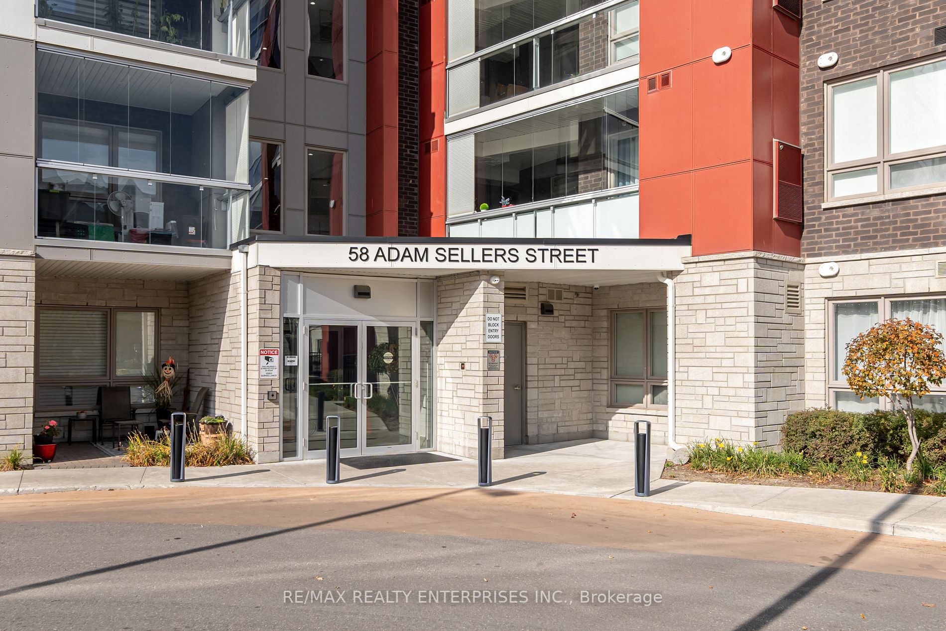 58 Adam Sellers St, #104