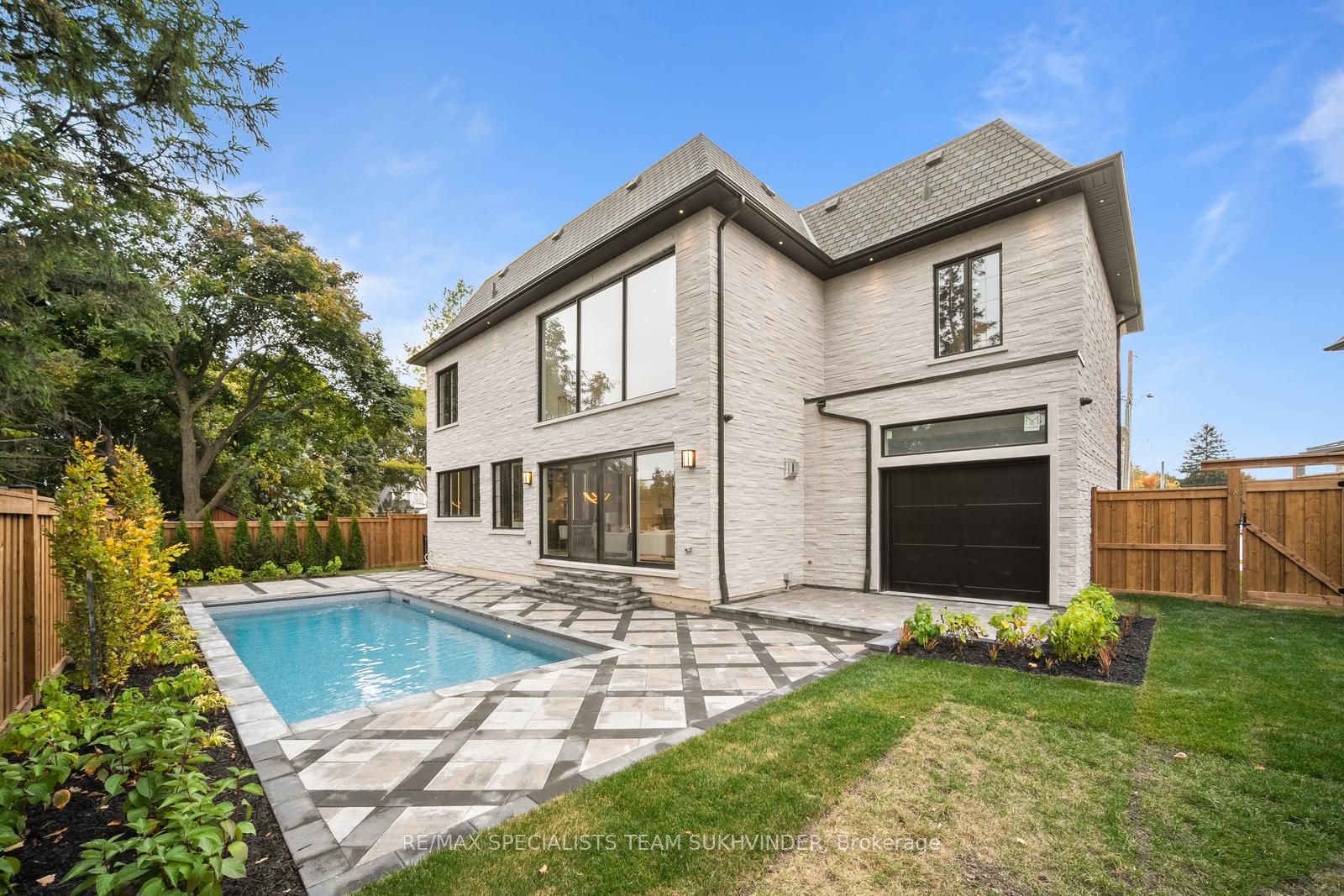 204 Hollingsworth Drive