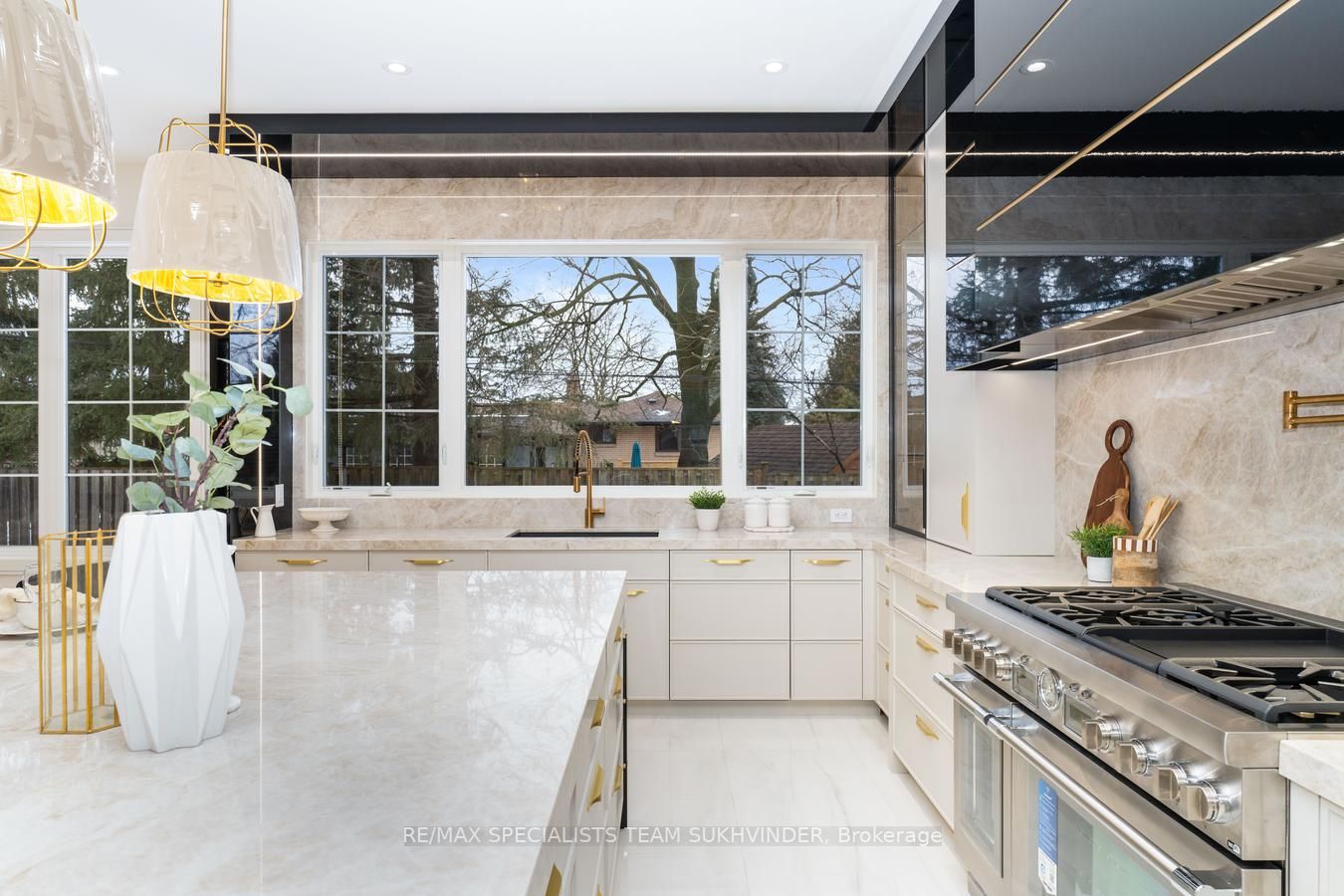 204 Hollingsworth Drive