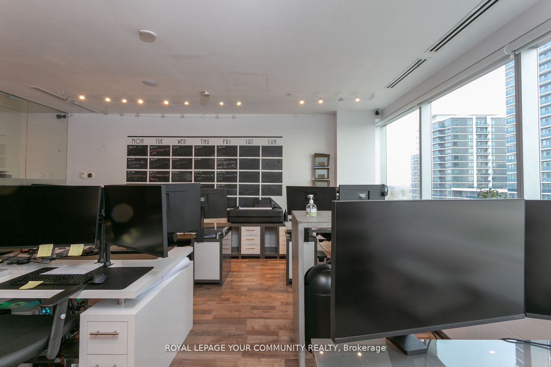 7191 Yonge St, #808