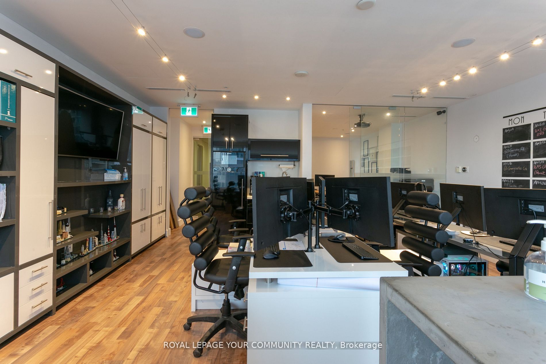 7191 Yonge St, #808