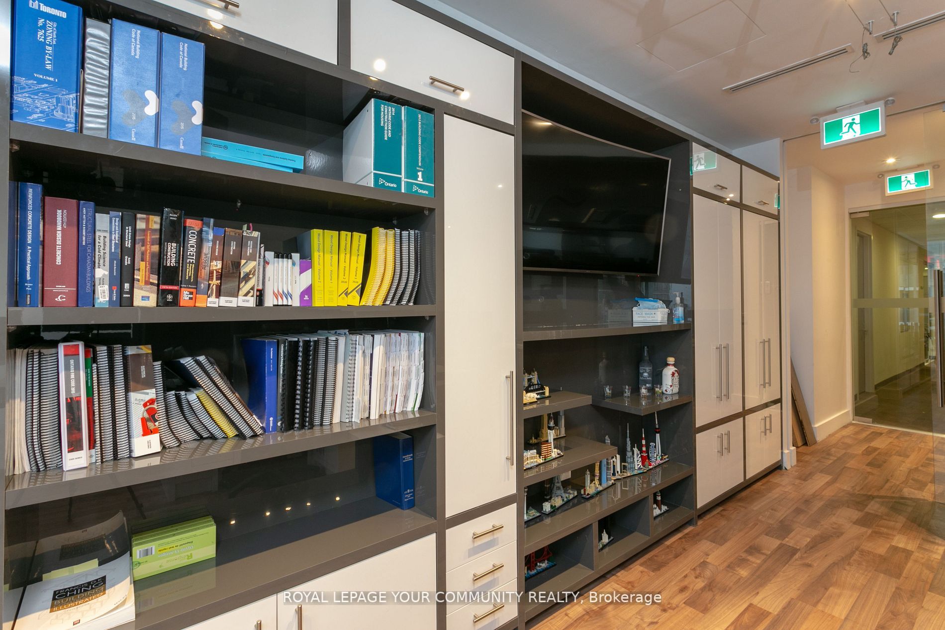 7191 Yonge St, #808