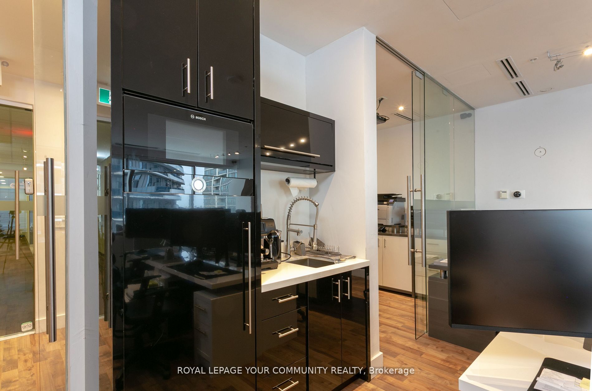 7191 Yonge St, #808