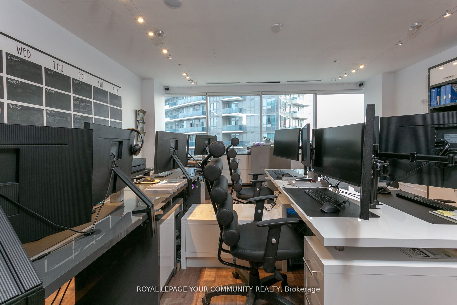 7191 Yonge St, #808