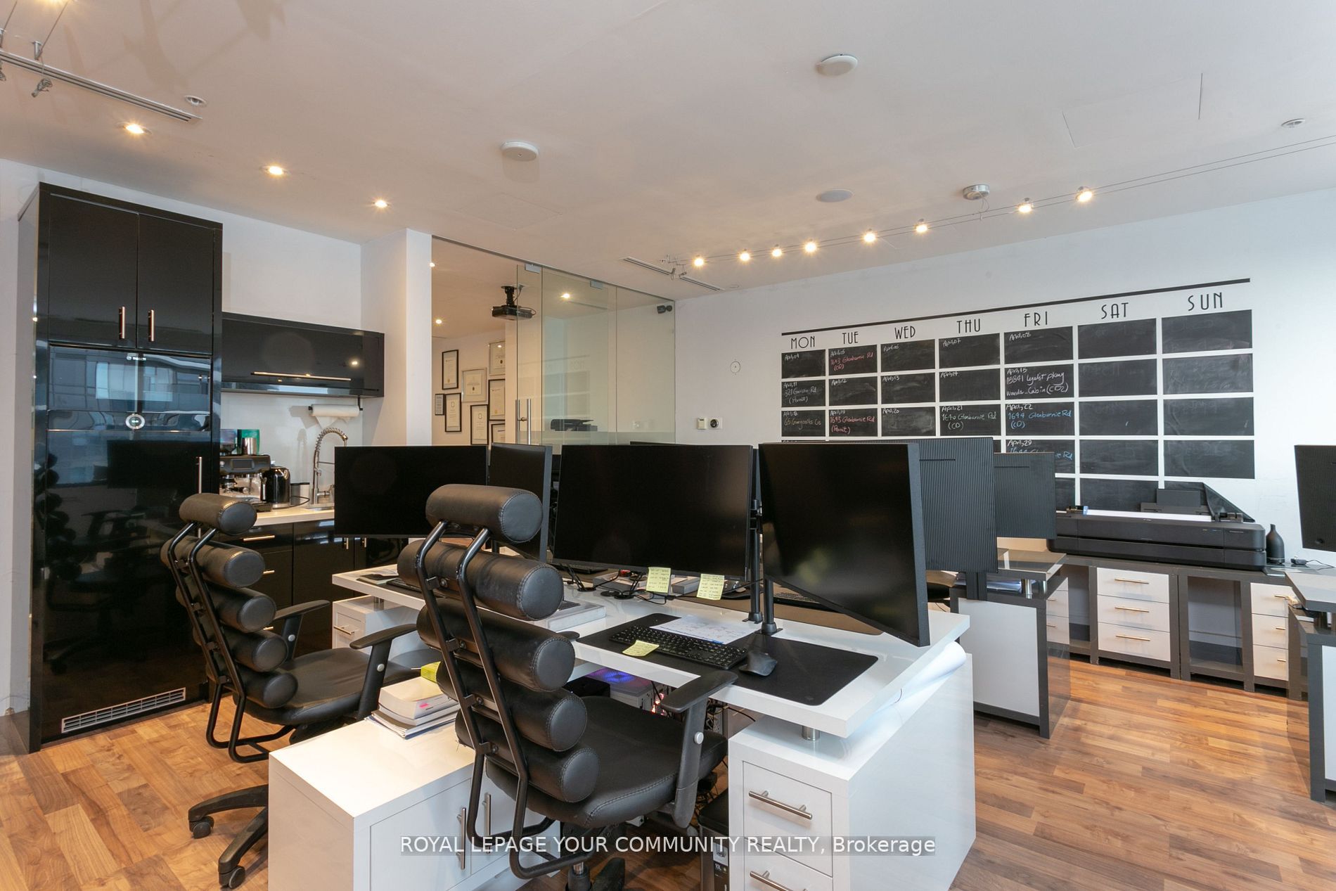 7191 Yonge St, #808