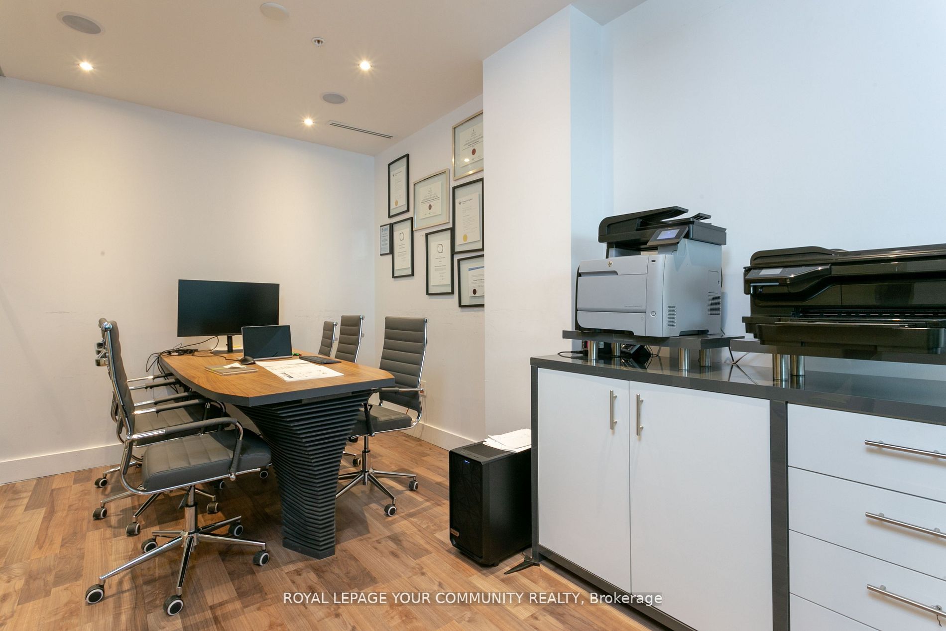 7191 Yonge St, #808