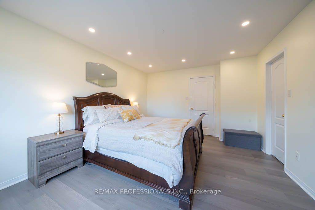 117 Wildberry Crescent