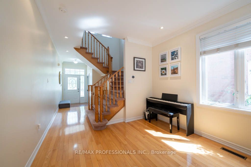 117 Wildberry Crescent