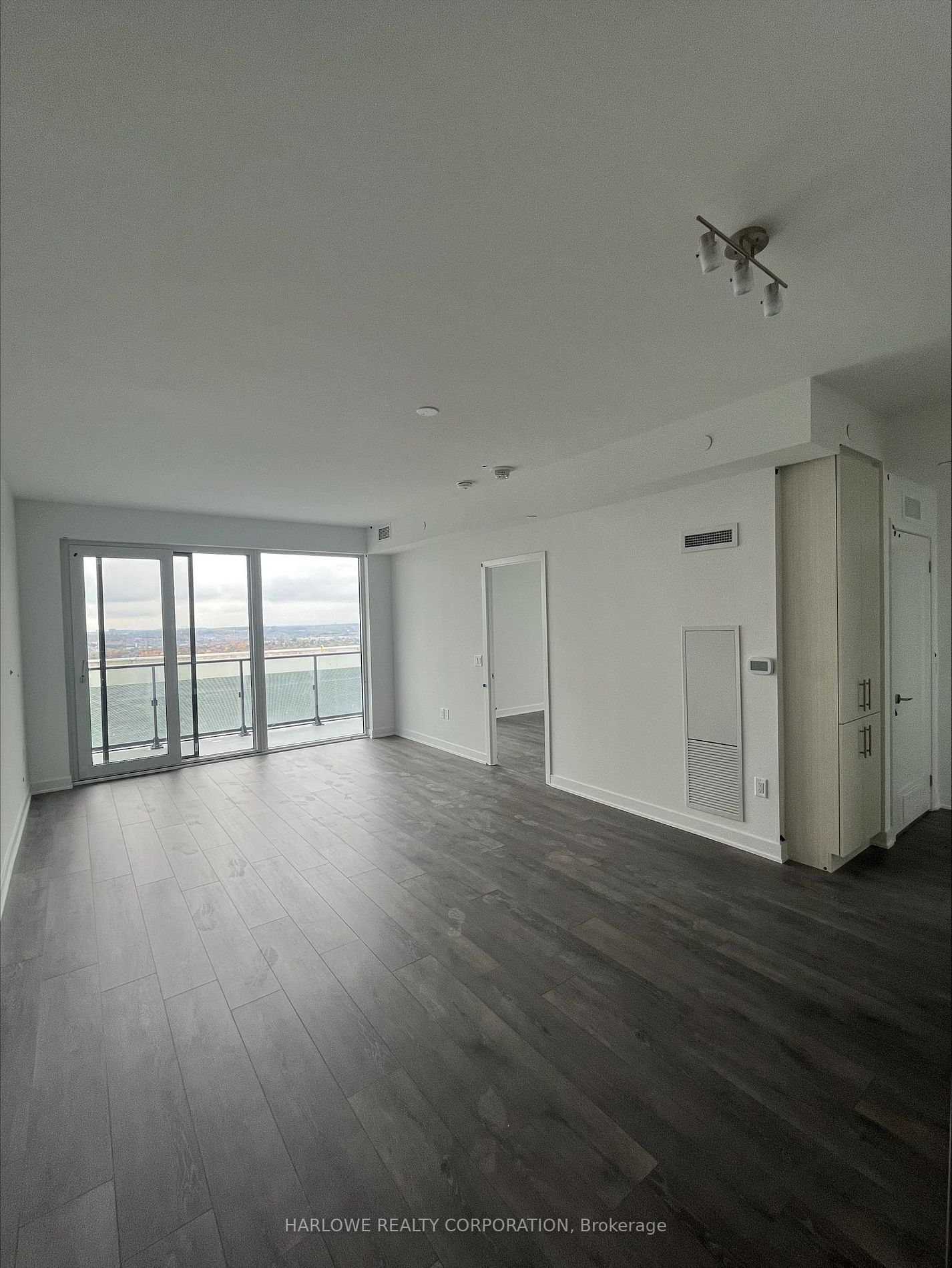 105 Oneida Cres, #2903
