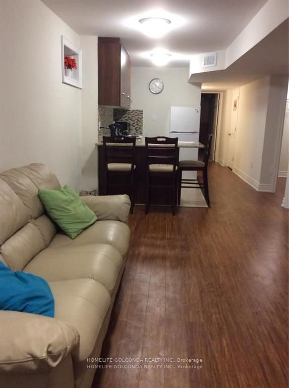 7 Gamble Glen Cres