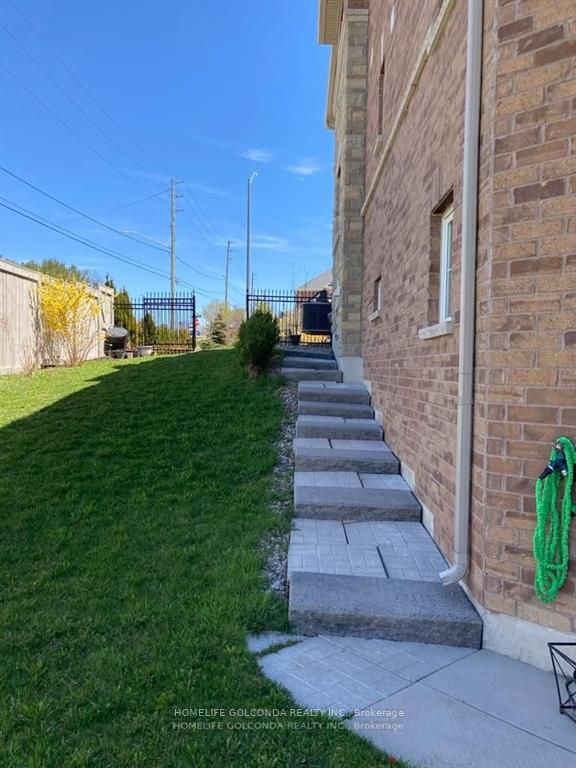 7 Gamble Glen Cres
