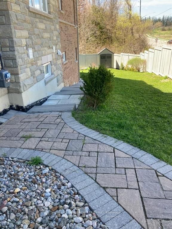 7 Gamble Glen Cres