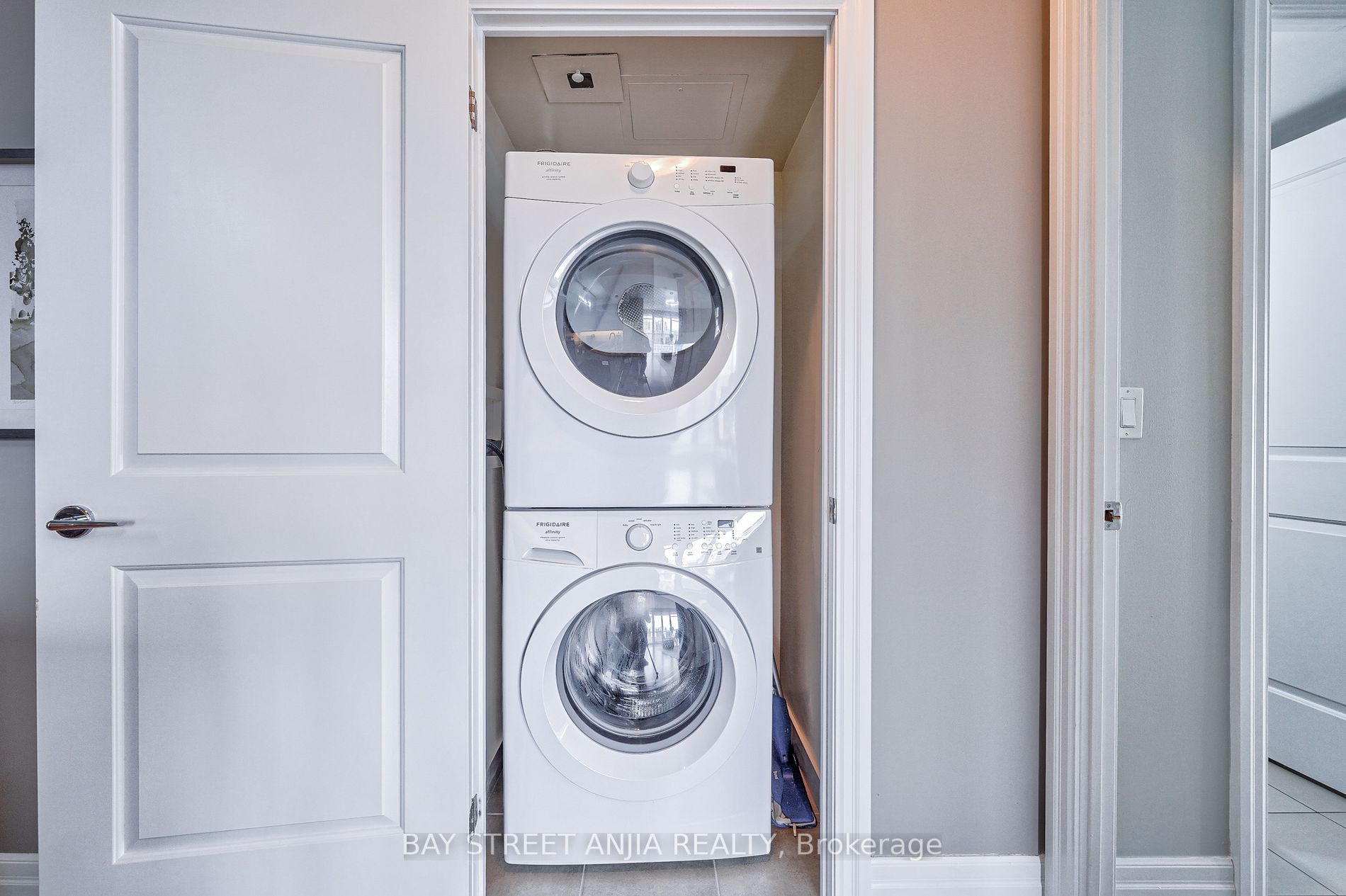 8110 Birchmount Road, #522