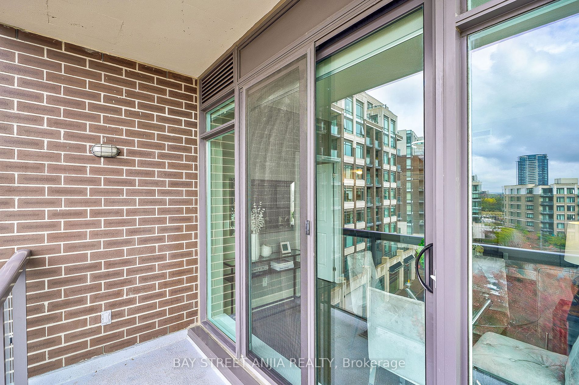 8110 Birchmount Road, #522