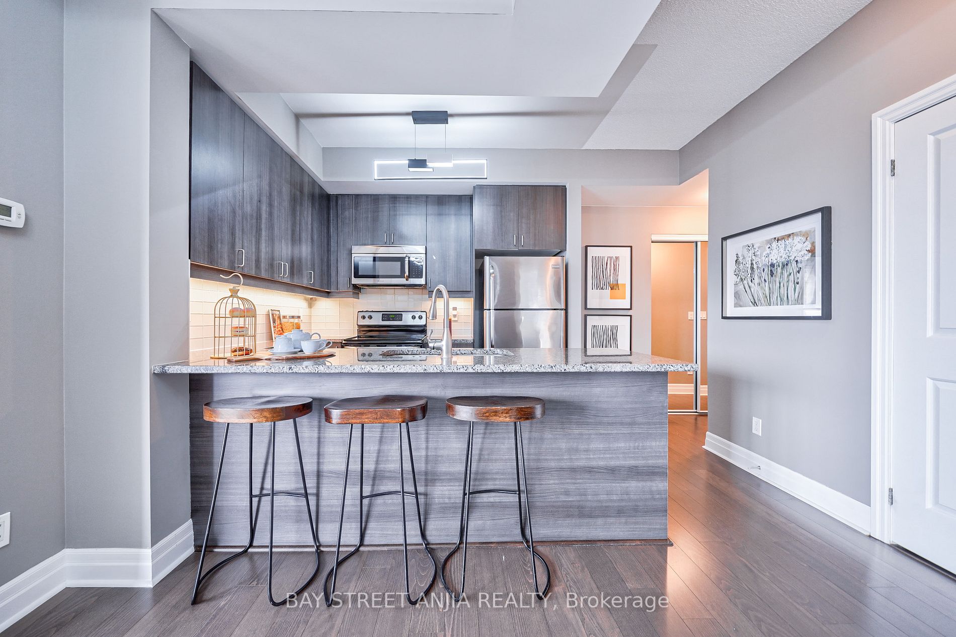 8110 Birchmount Road, #522