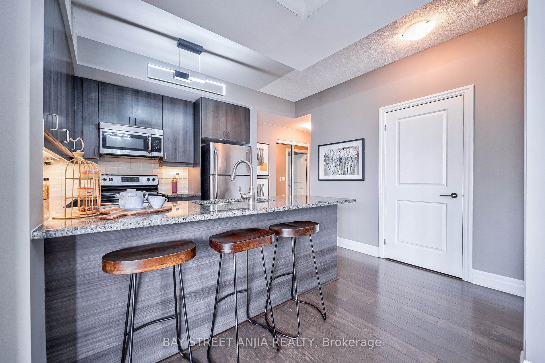8110 Birchmount Road, #522