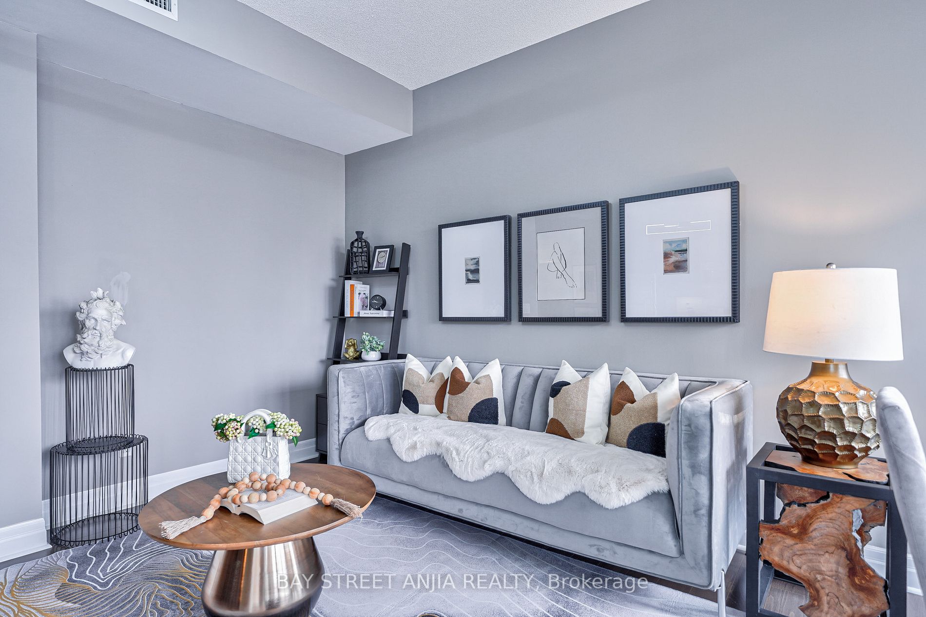 8110 Birchmount Road, #522