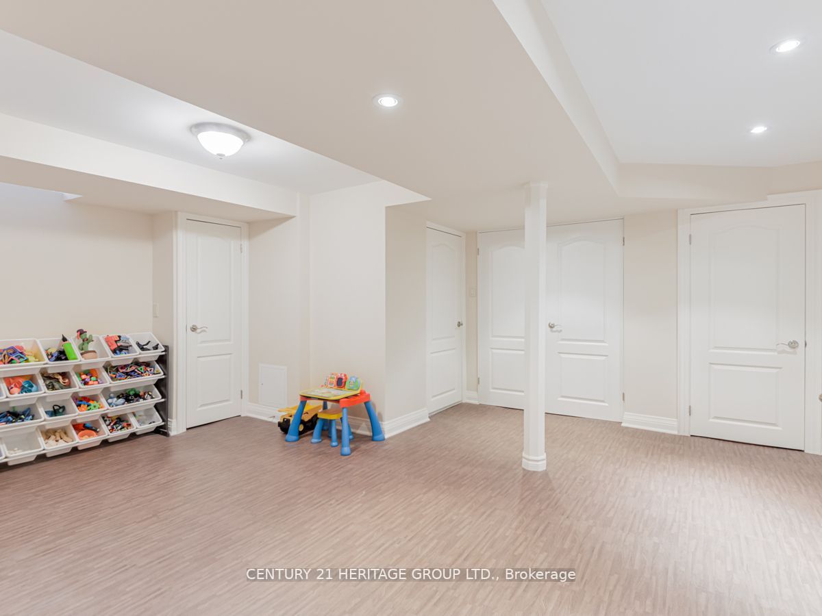 214 Sylwood Cres