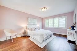 35 Dunvegan Dr
