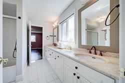 35 Dunvegan Dr