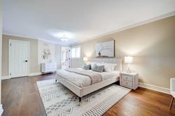 35 Dunvegan Dr