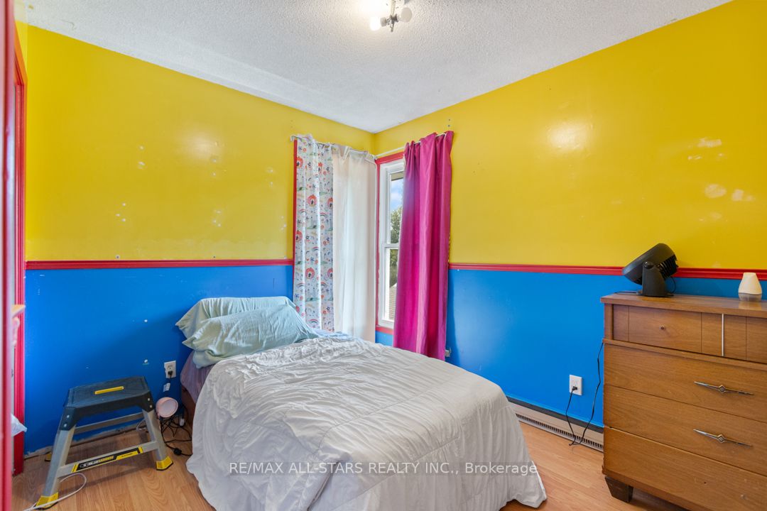 392 Andrew St