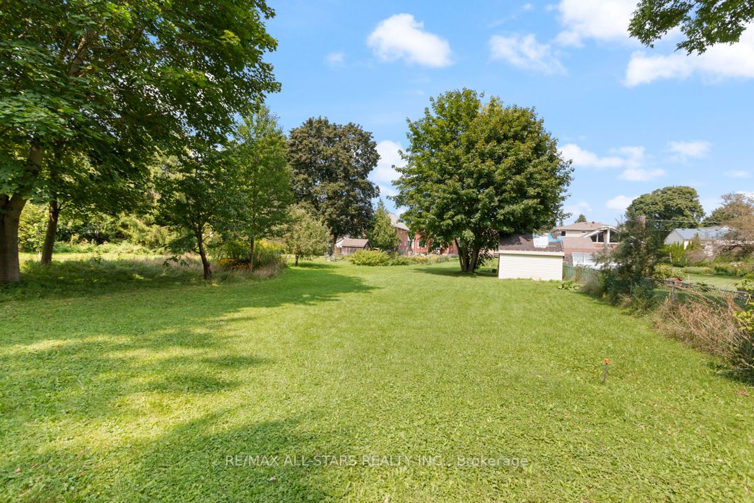 392 Andrew St