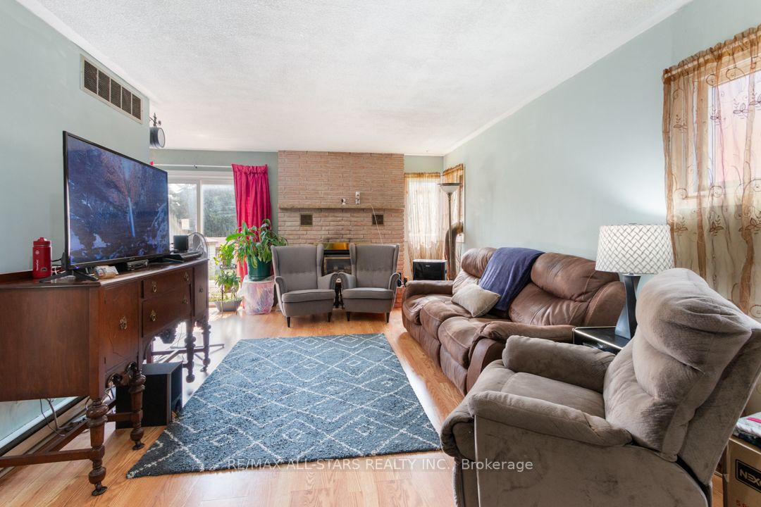 392 Andrew St